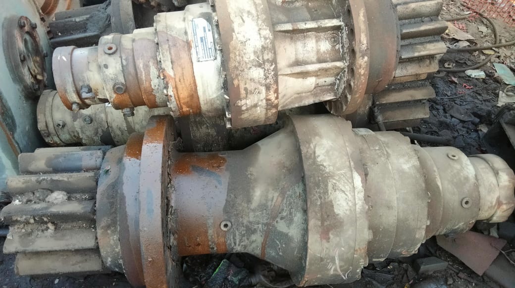 Crane Sweing Gear (3)
