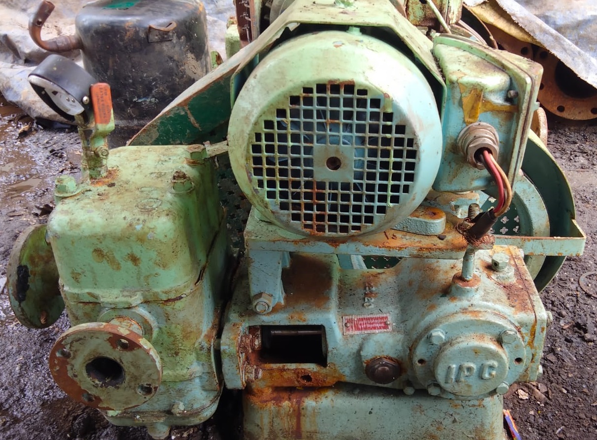 PISTON PUMP