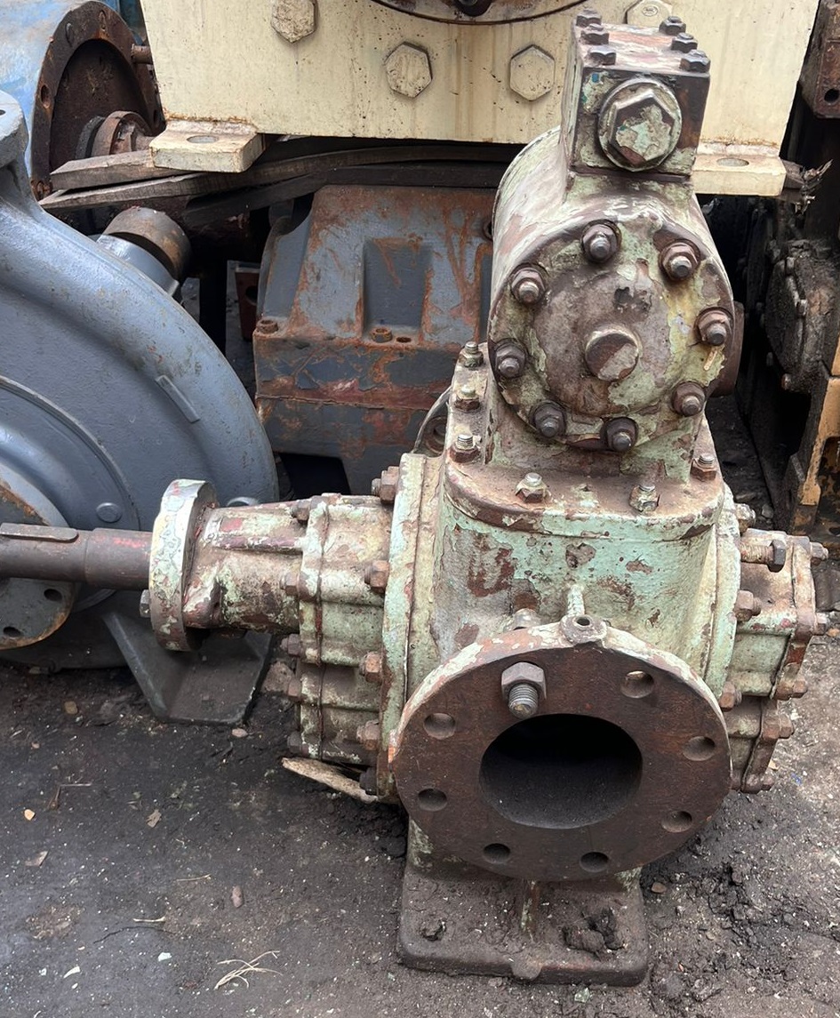 GEAR PUMP