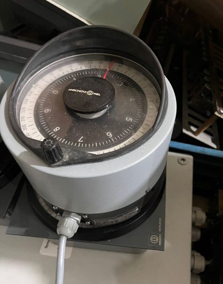 ANSCHUTZ KIEL 133-302 TOCHTERKOMPASS REPEATER
